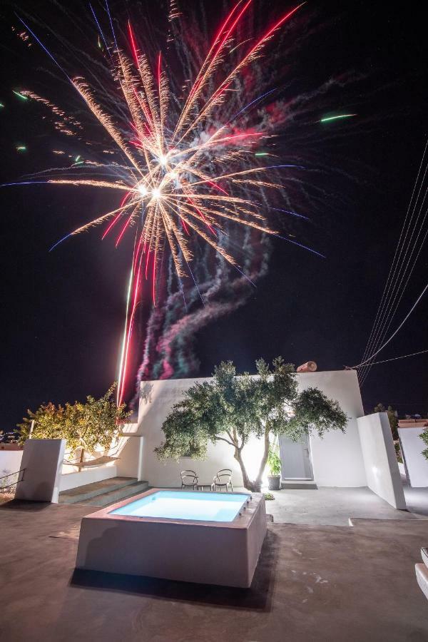 Majestic Sky Luxury Suites Megalochori  Extérieur photo